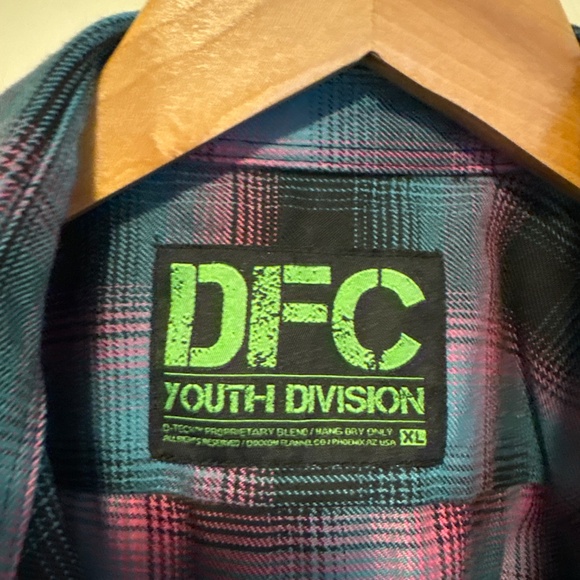 DIXXON youth XL shredded flannel with tag/sticker - Picture 2 of 5